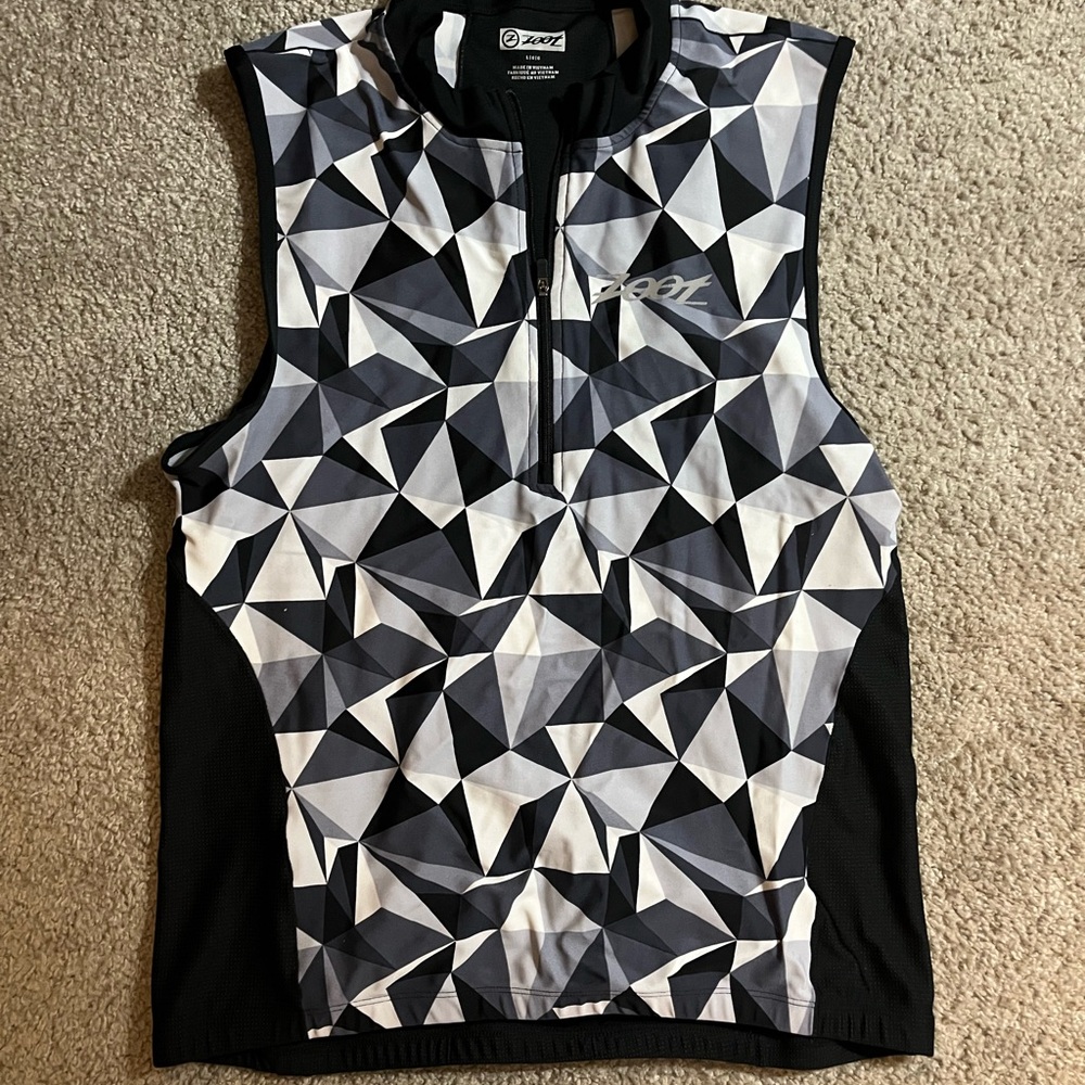 Zoot Black and White Geometric Triathlon Top